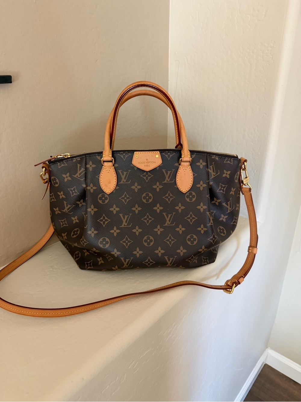 LOUIS VUITTON TURENNE MM